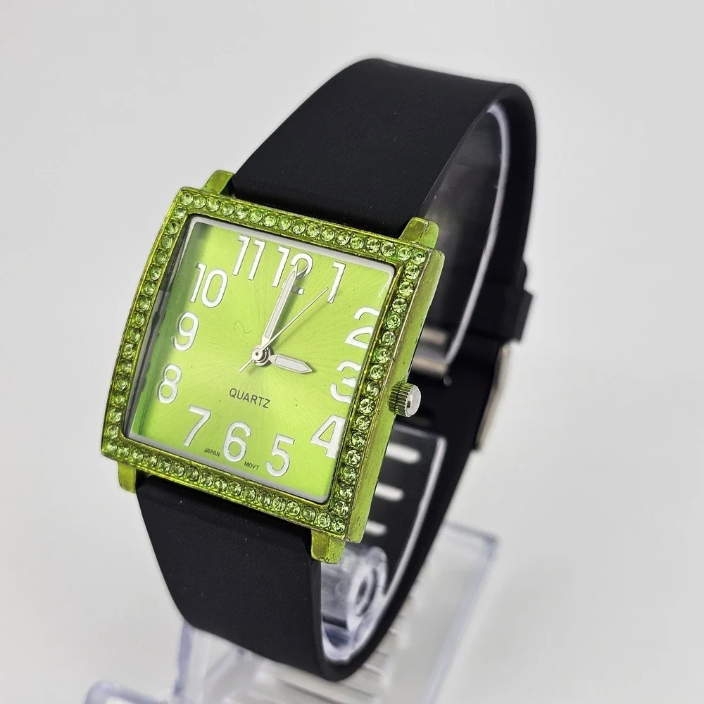 32MM Women's Watch Green‎ Dial New Black Plastic Bands New Battery